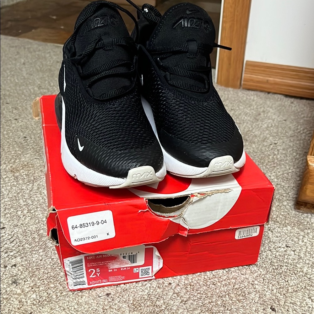 Nike Air Max 270 Sneakers